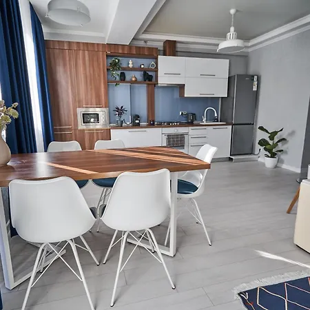 Sunny 1br On Riscani Parks & Buses Steps Away Apartamento Chişinău